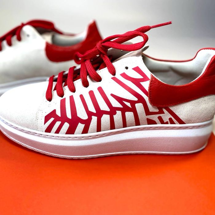 Продам кроссовки женские  италия оригинал lestrosa