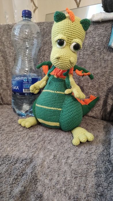 Вязаная игрушка дракон