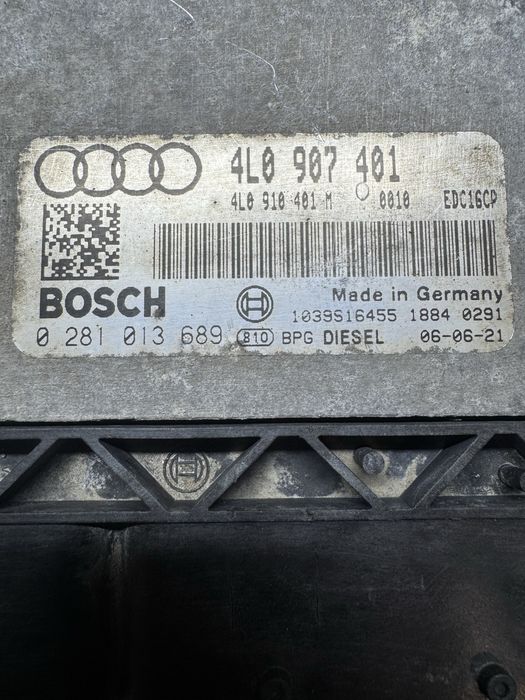 EDC16cp34 Блок керування двигуном єбу ауді Q7 мозгі