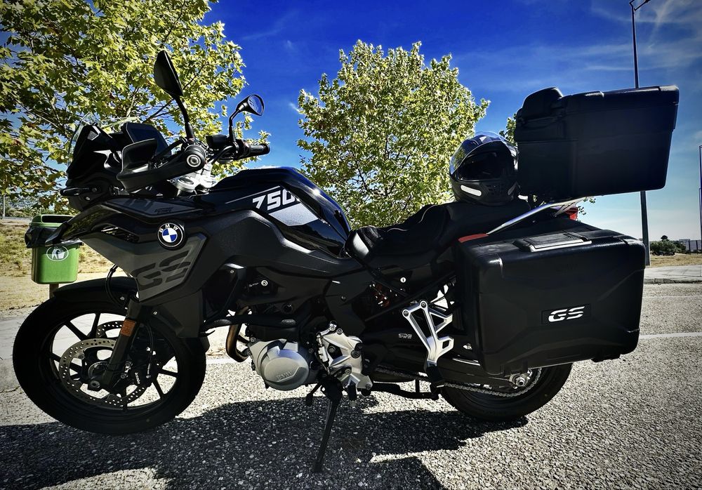 BMW F 750 GS Triple Black | 1.900 km | Touring | Confort | Dynamic