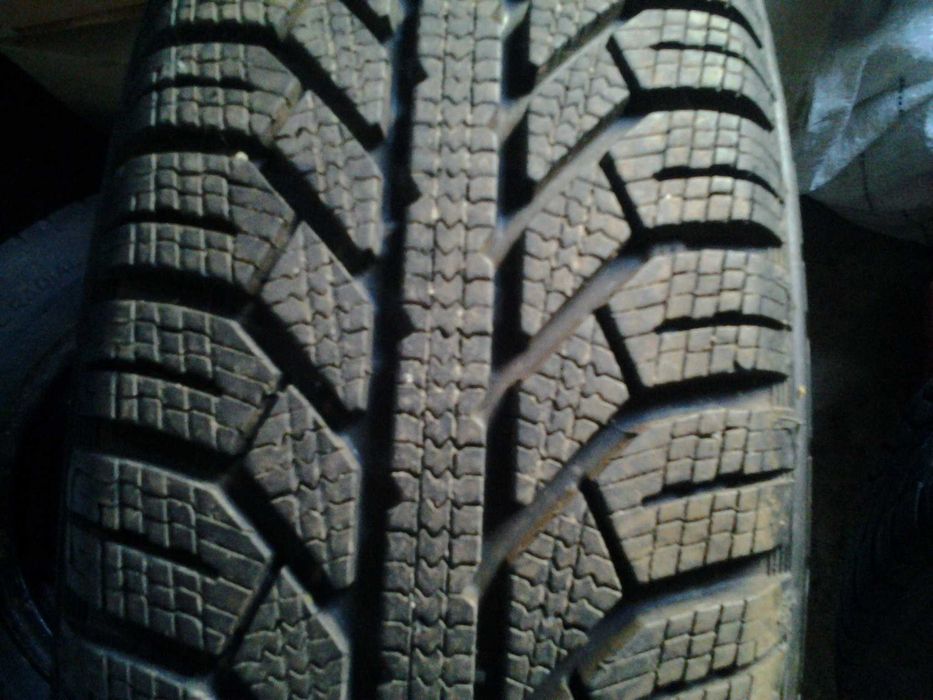 один скат ЗИМА R16 Х 205х60 на диске 114.3х5х16. и без смотрите фото.