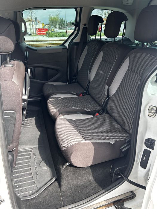 Wynajem Wypożyczalnia Aut Auta Peugeot Partner berlingo expert