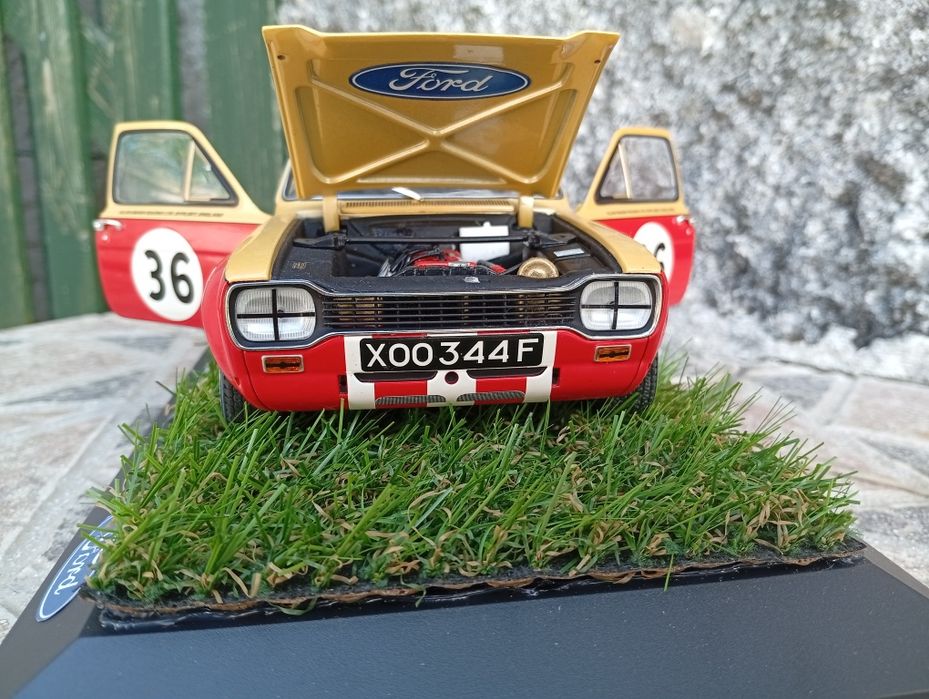 Miniatura 1/18 Ford Escort MK 1