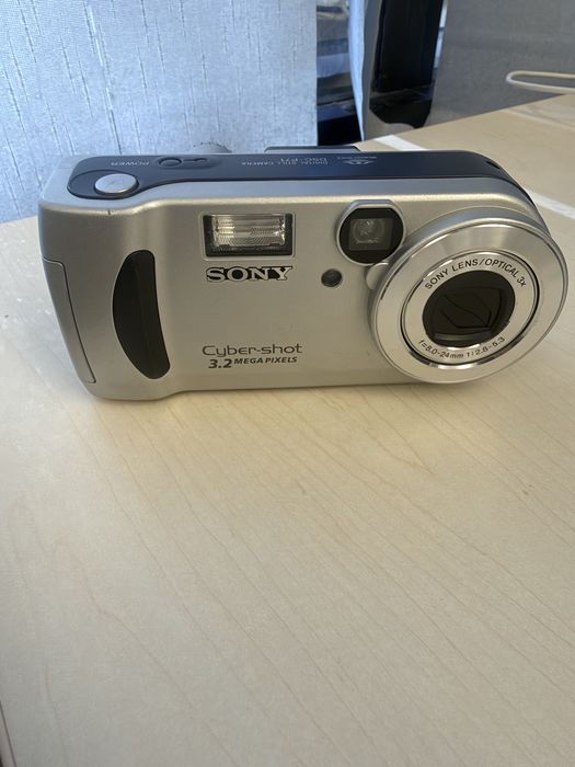 Sony Cyber-Shot DSC-P71