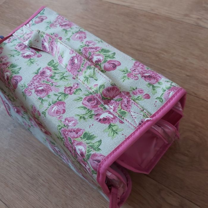 Сумка для косметики для подорожей