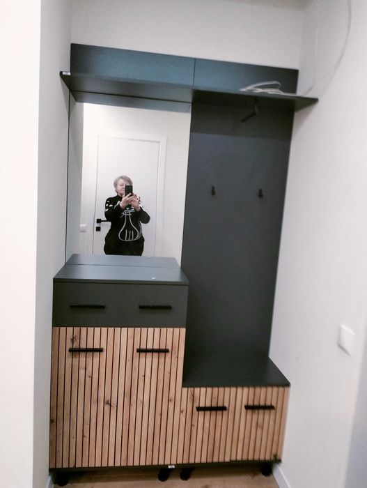 Продам в хорошому стані прихожу