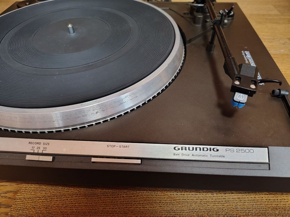 Продам hi-fi вініловий програвач Grundig PS 2500  (без картриджа і голки)