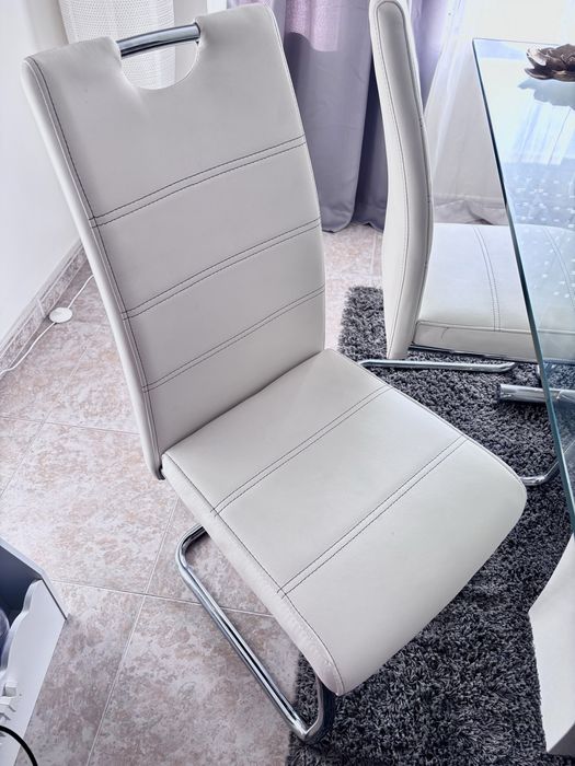 Conjunto Sala de Jantar – Mesa de Vidro + 6 Cadeiras em Pele