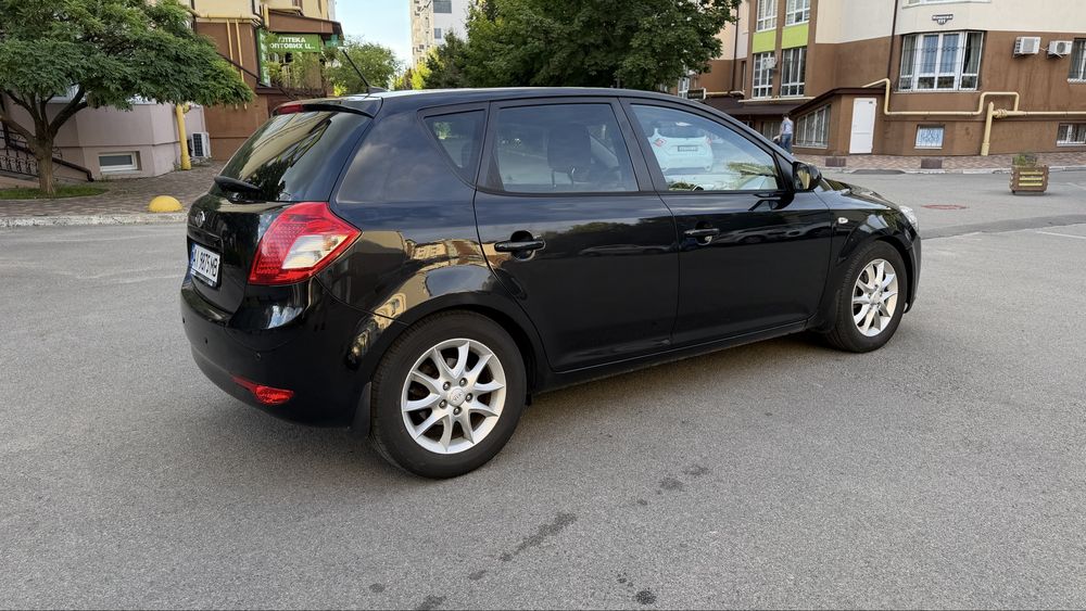 KIA CEED 1.6 газ/бензин Клімат