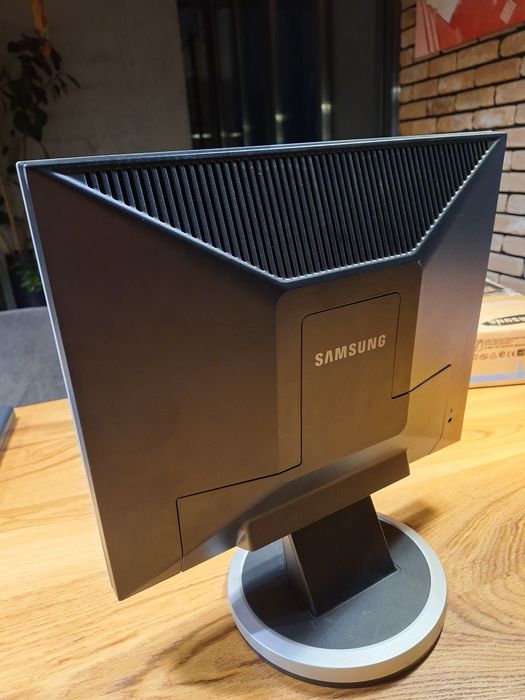 Moнітор Samsung SyncMaster 940n