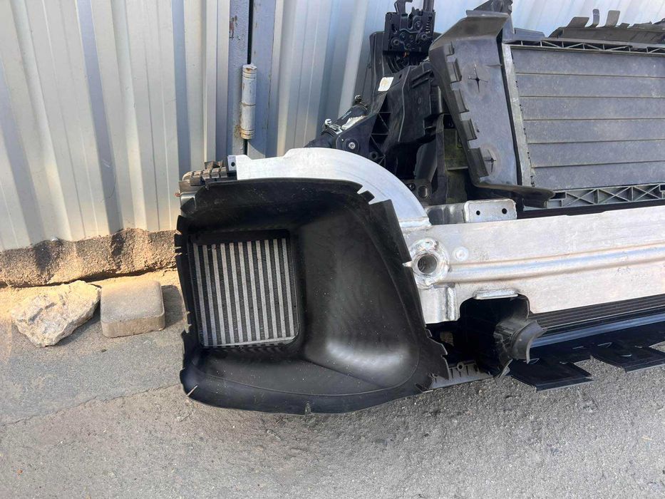 Q7 4M телевізор в зборі пас установочна панель радиатор жалюзи Рестайл