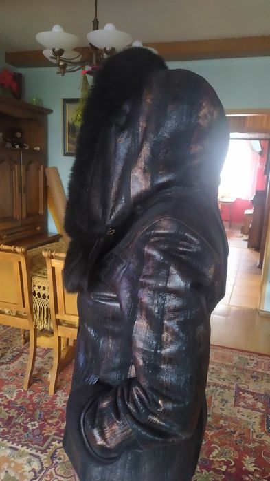 Kożuch naturalny z kapturem