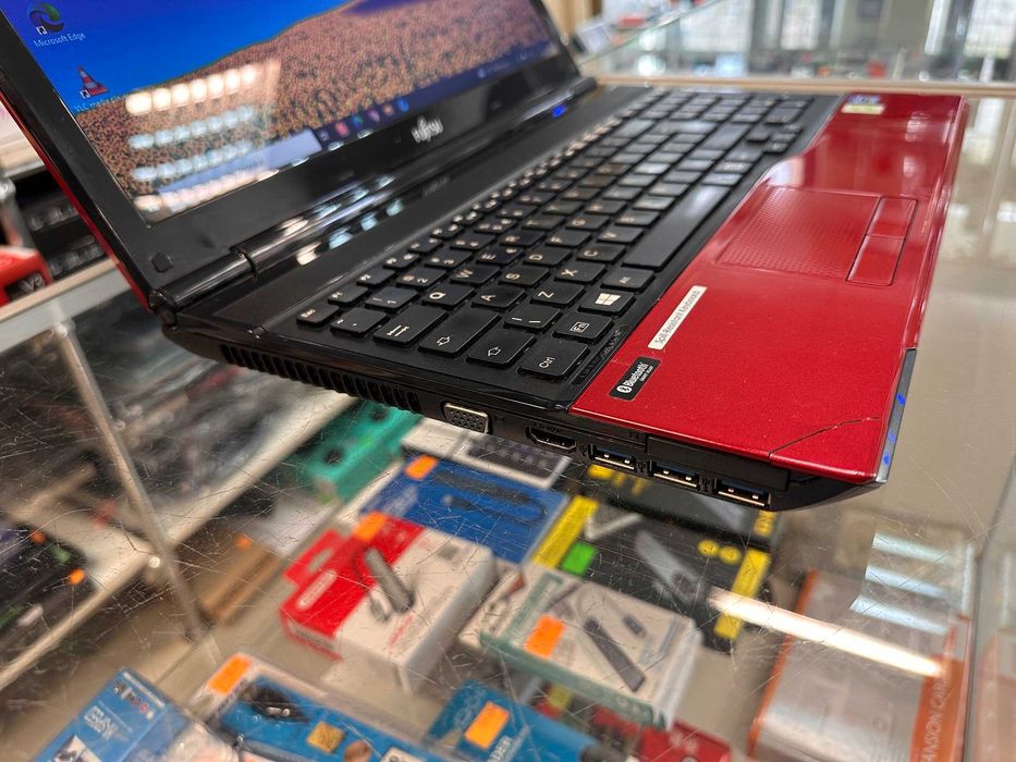 Laptop Fujitsu Lifebook AH532 i3-2328 8GB 1TB Win10