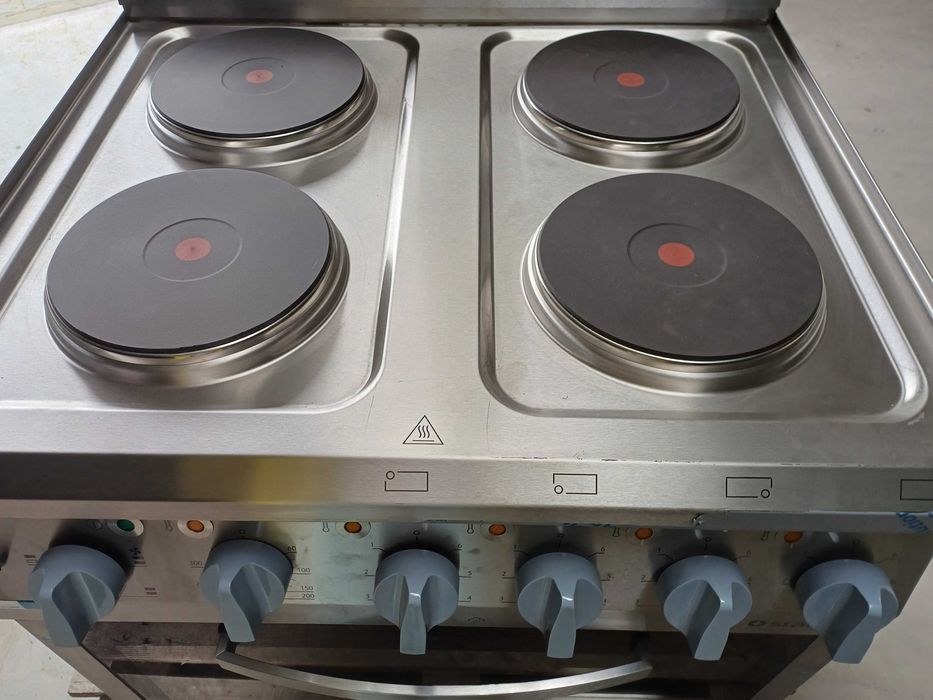 Kuchnia elektryczna z piekarnikiem