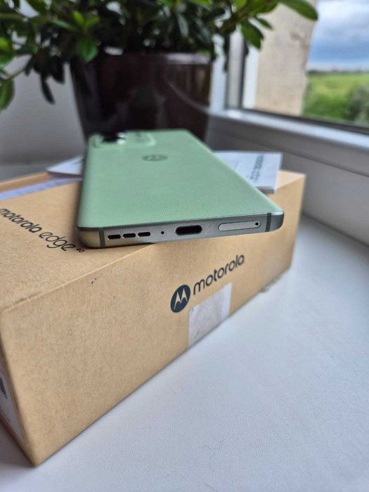 Motorola Edge 40 8/256GB • Ідеальний стан •