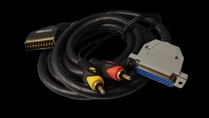 AMIGA EURO 2,5m KABEL HQ przewód Oplot TV SCART 2,5m wtyk DB23