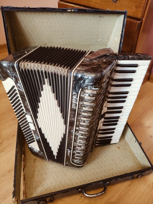 Stary akordeon Toselli Corelli Artist 120 basów