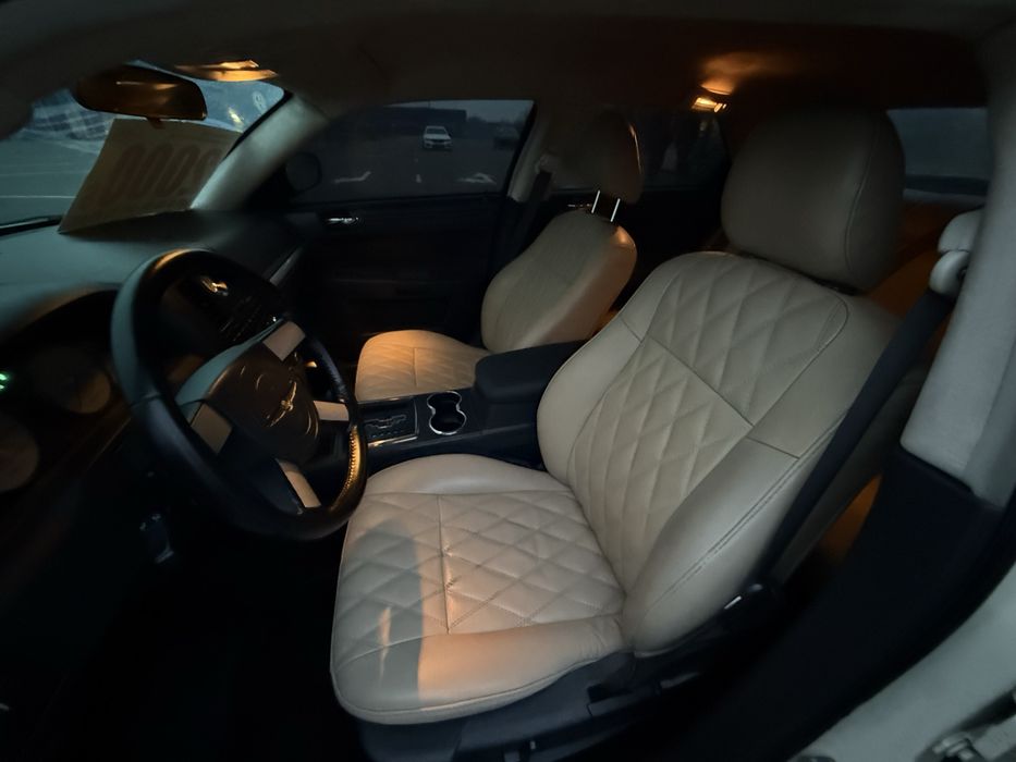 Chrysler (2242) 300 (ВНЕСОК від 30%) Авторинок МЕТРО Кривий Ріг