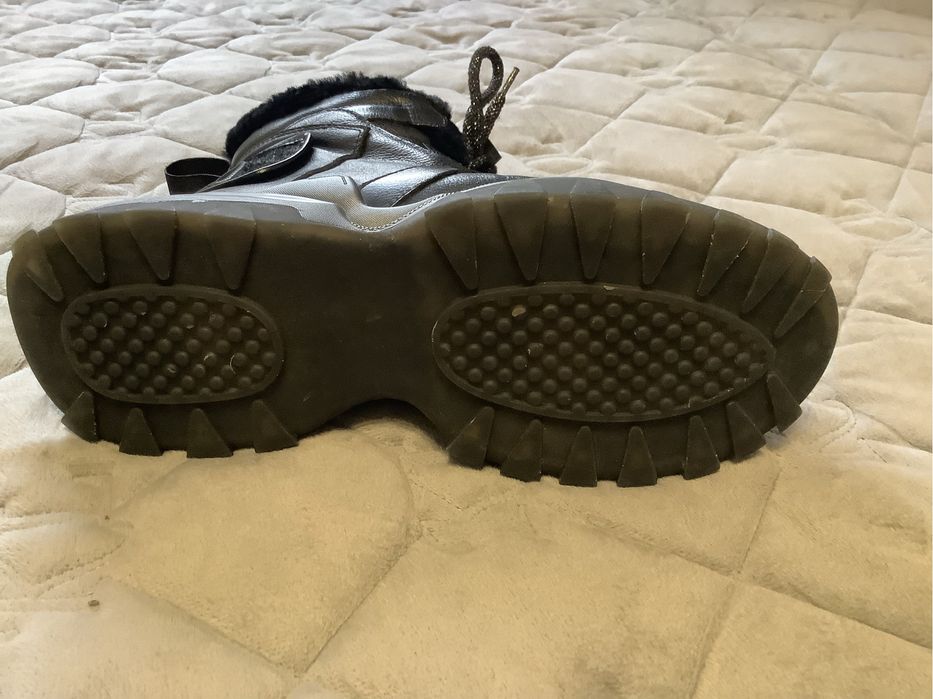 Зимние кроссовки с натуральной кожи и натурального меха в отл. сост