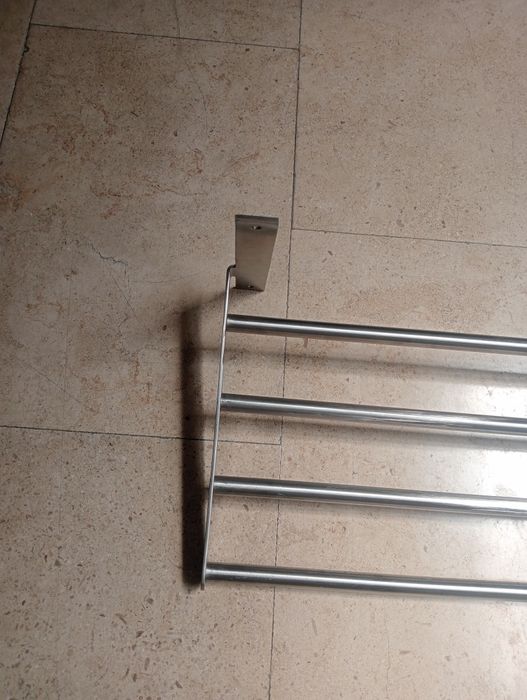 Vendo 2 prateleiras de aço inox.