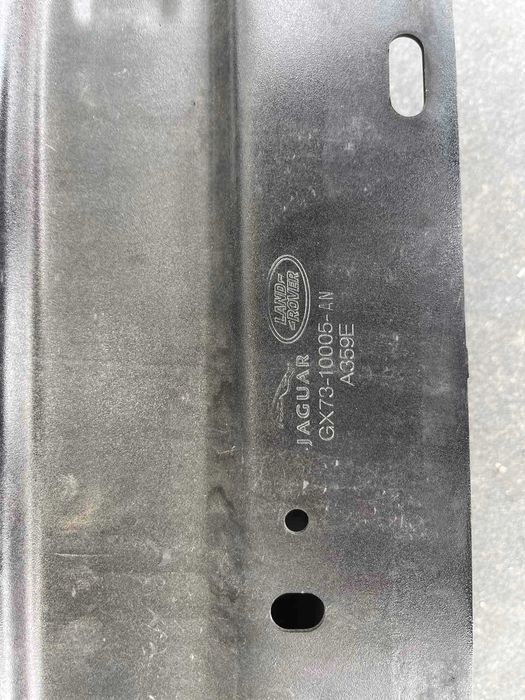 Підсилювач переднього бампера Jaguar F-Pace (оригінал), з дефектом.