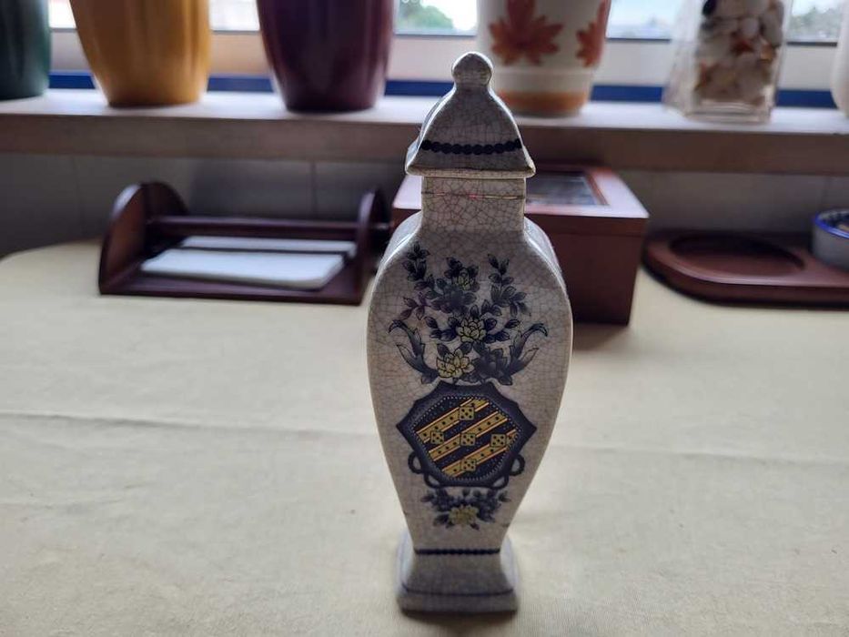 Antique Small Jar64550364536067126