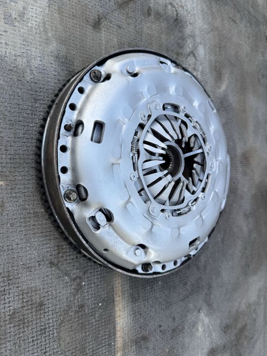 Комплект сцеплення демфер корзина диск маховик opel zafira b , astra h 1.9 z19dt 6ст м32