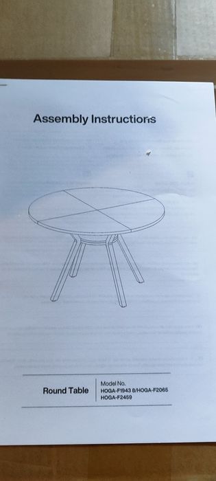 Biały okrągły stół