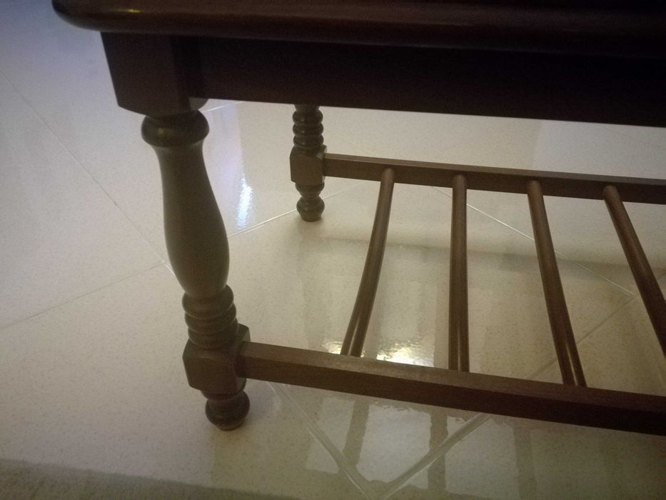 Mesa pequena de sala de estar