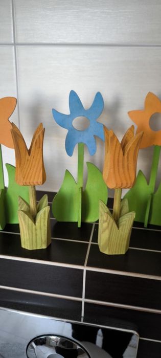 Kwiatek kwiatki drewniane ozdoby 8 sztuk