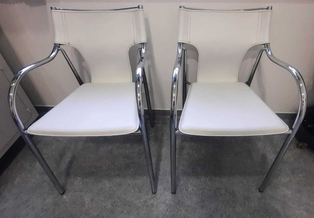 Cadeiras de Metal