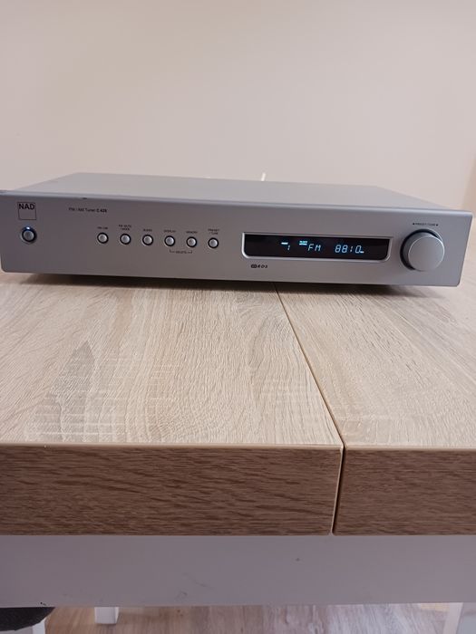 Tuner radiowy NAD  c426