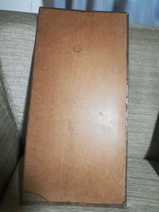 Продаю медную чеканку " Девушка и виноград "  " Девушка в короне "