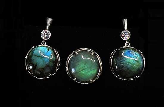 Сережки та каблучка з лабрадором.