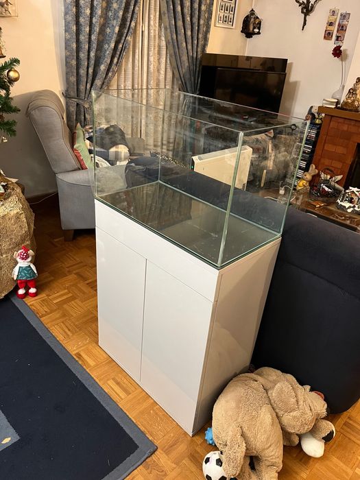 Aquário + móvel à medida