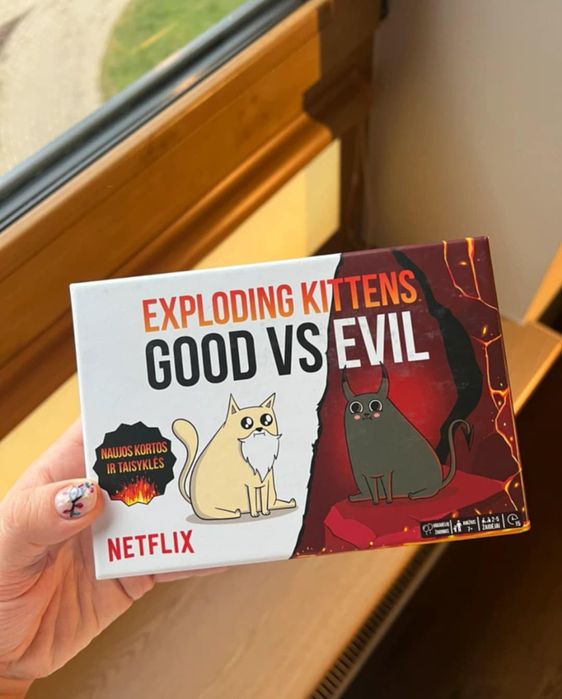 Exploding kittens - good vs evil