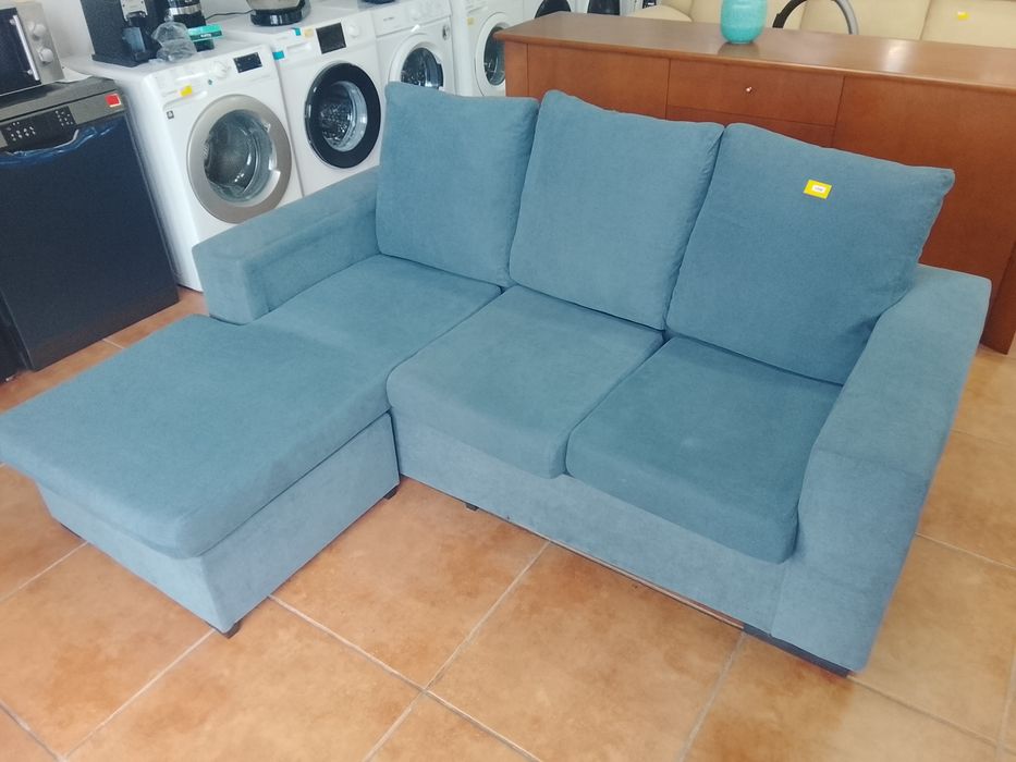 Pequeno Sofá com Chaise Longue Reversível