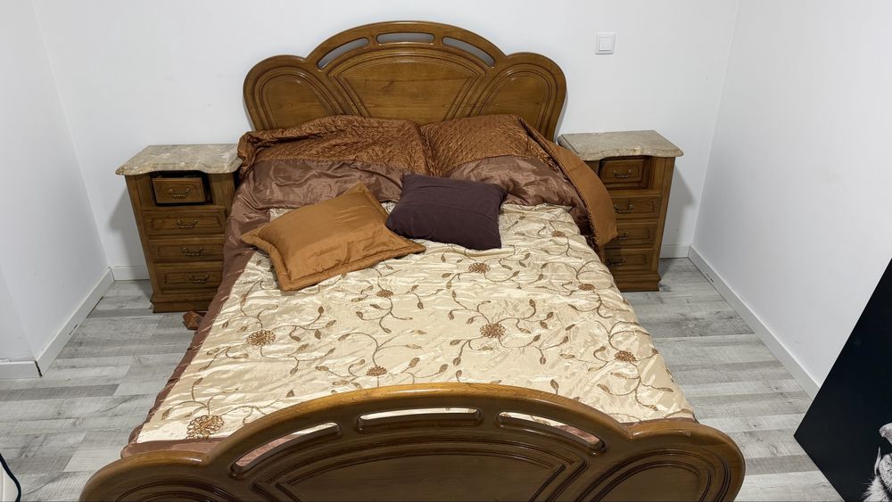 Cama de Casal em bom estado