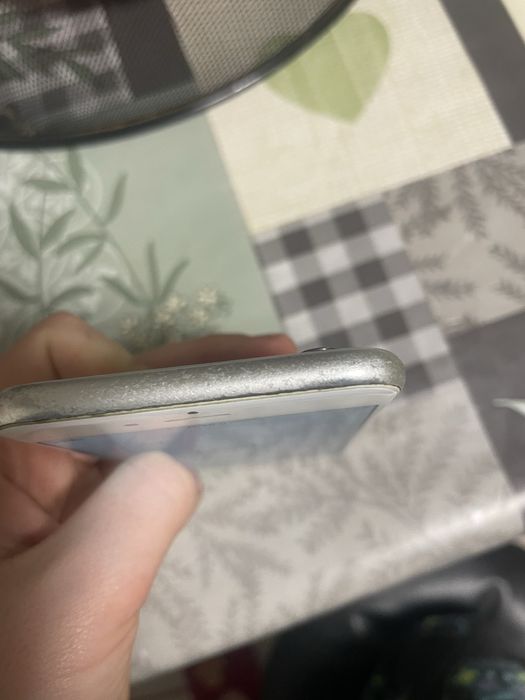 6s айфон пролаю  просто  не надо і затого продаю долго не зарядали 6ss