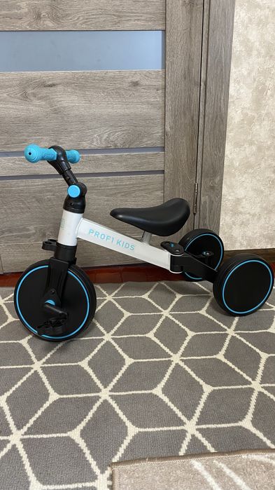 Продам дитячий біговел Profi Kids 3-в-1 в відмінному стані