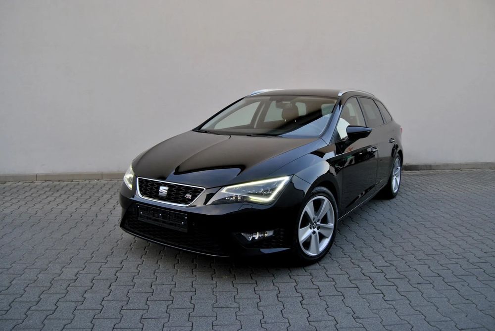 Seat Leon FR 150ps 1,4tsi FUL LED Matrix Skóra Navi Klimatronic Hakl Felgi 17''
