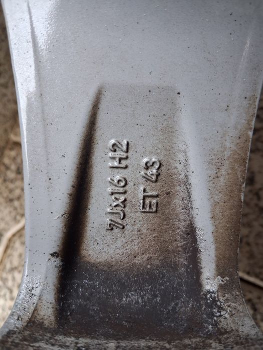 Jantes Mercedes W205/S205 16” + Pneus – Ótimo Estado e Preço Justo