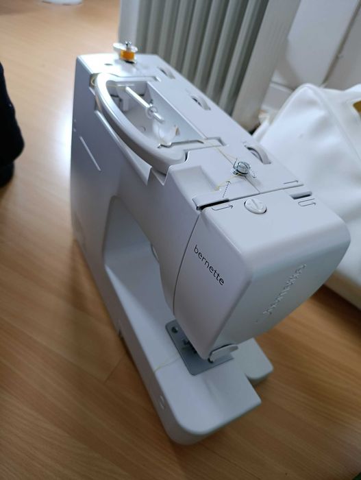 Máquina de costura Bernette Moscow 3