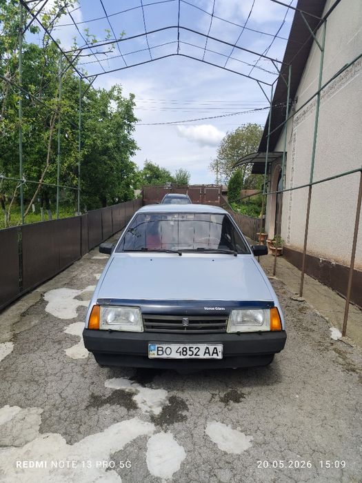 ВАЗ 21099 автомобіль