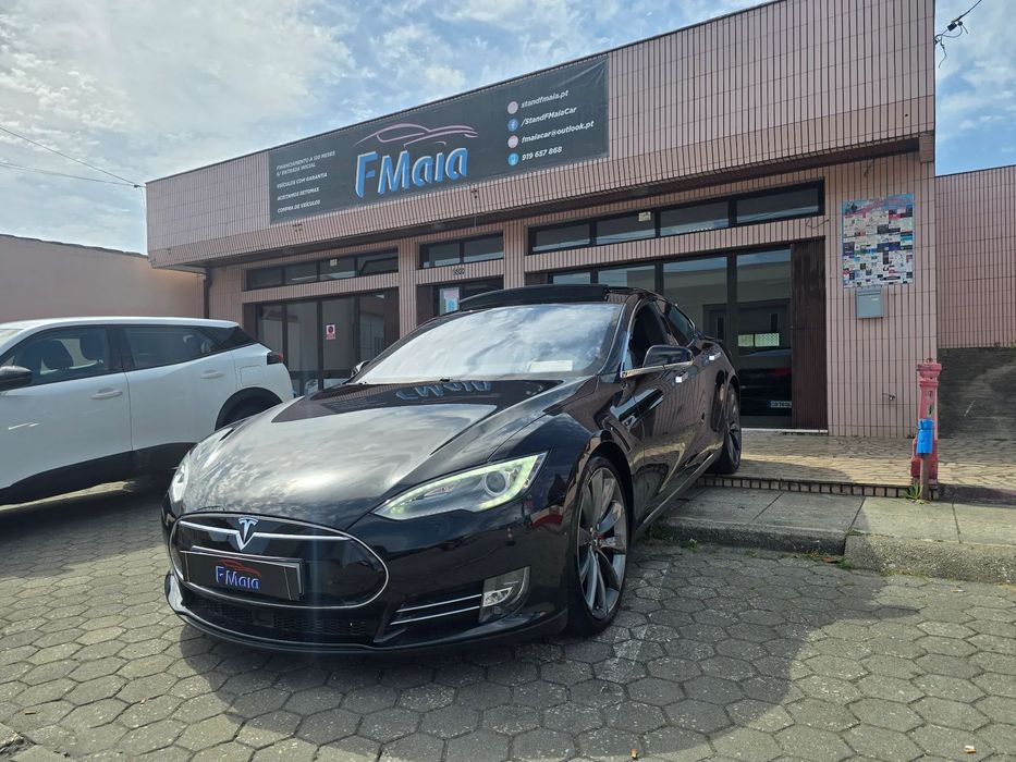 Tesla Model S P90D