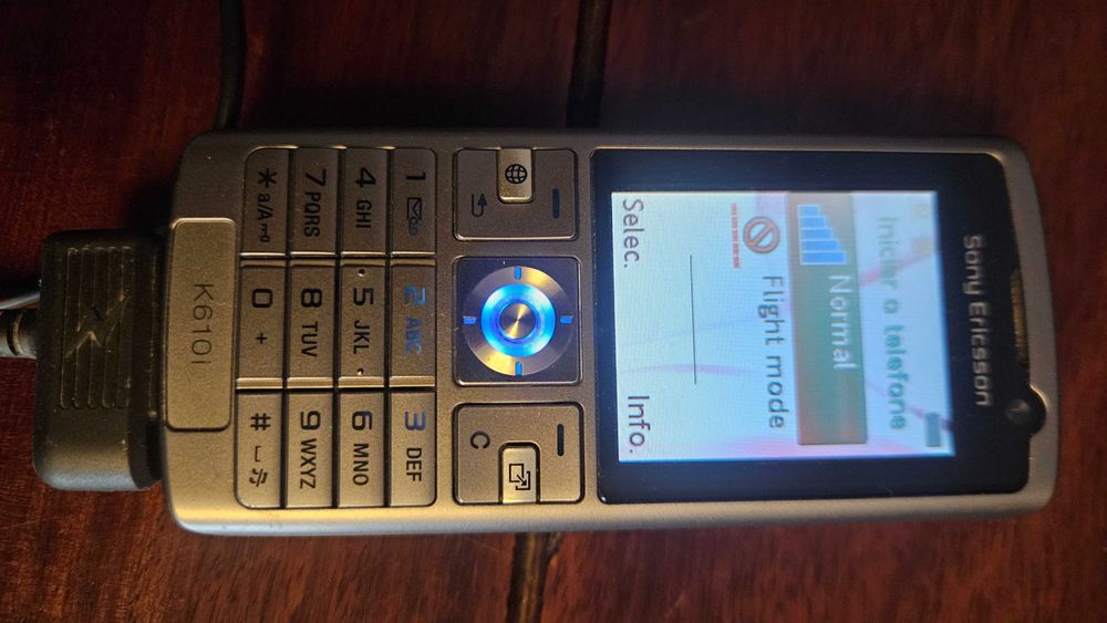 Telemovel Sony Ericsson K610i
