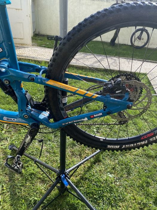 Bike de enduro Vitus / peças