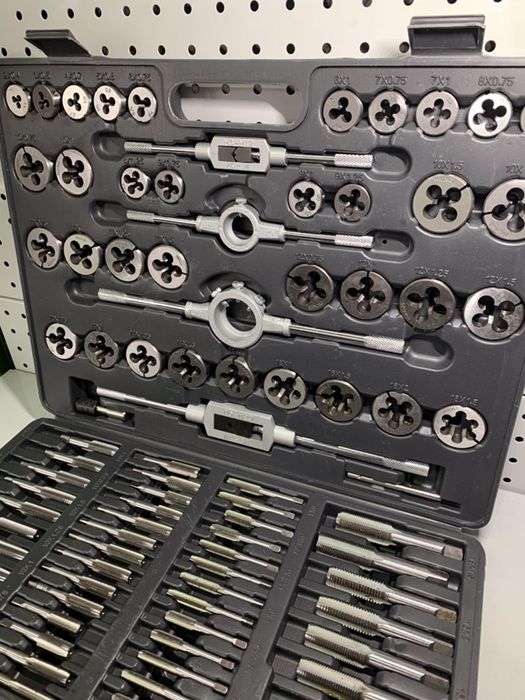 Набор метчиков и плашек M110-1 110 предметов