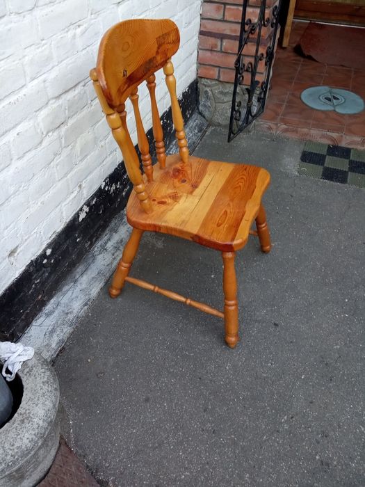 Стул деревянный новый
