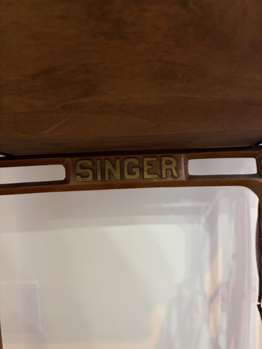 Máquina de Costura Singer